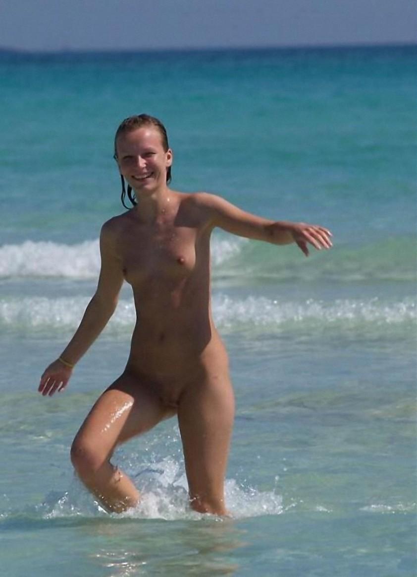 Nudist babes shows her privates and thriller moves in the water